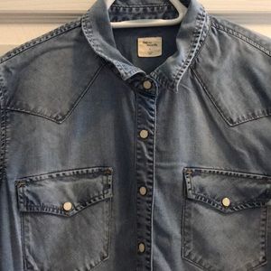 GAP Maternity Tencil Denim shirt